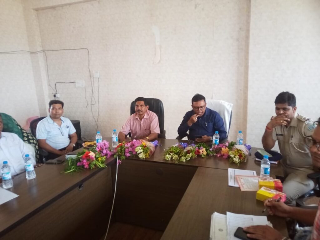 प्रखंड स्तरीय विधिक सेवा सशक्तिकरण शिविर का आयोजन रविवार को हुआ। 7 IMG 20230521 WA0026 1