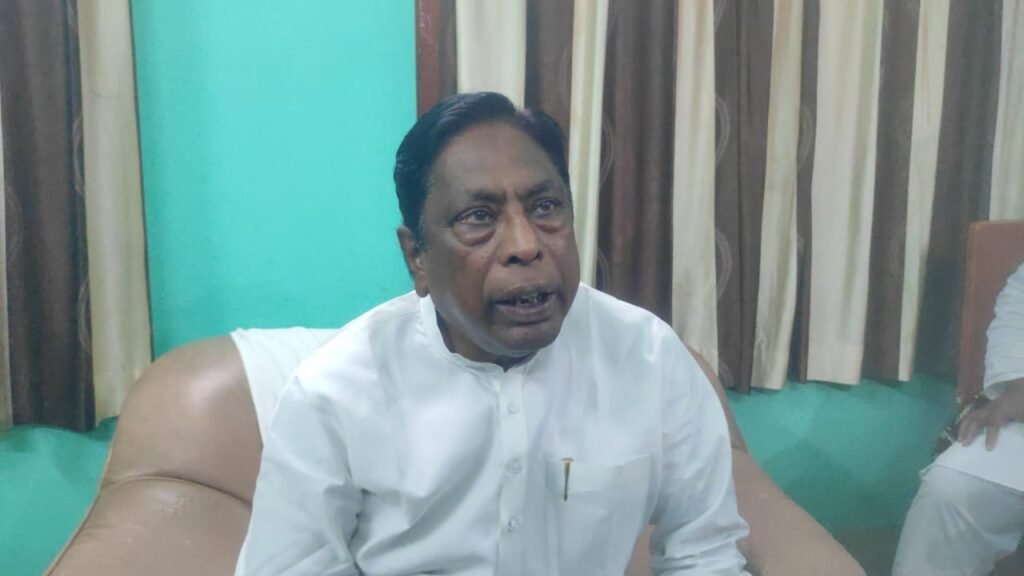 कोयला ढुलाई का भाड़ा बढ़ाने की मांग को लेकर कोल ट्रांसपोर्टरों ने मंत्री से मिला 9 IMG 20230530 WA0037