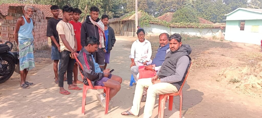 हिरणपुर प्रखंड के मोहनपुर में कांग्रेस प्रखंड अध्यक्ष ने बूथ कमेटी का गठन किया 13 IMG 20231211 WA0008