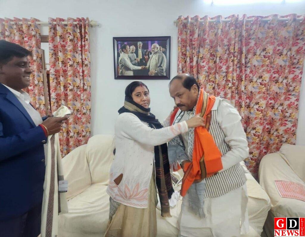 समाजसेवी चितरंजन साव ने की उड़ीसा के महामहिम रघुवर दास से शिष्टाचार मुलाकात 7 img 20240120 wa00028301122055901343537
