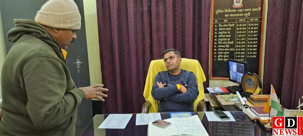 पुलिस अधीक्षक एवं उपायुक्त ने किया चेक नाका का औचक निरीक्षण। 7 img 20240122 wa00012717847320651497208