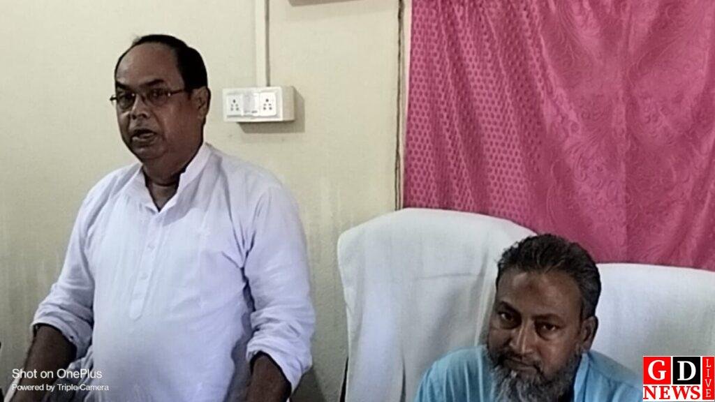 इंडिया गठबंधन प्रत्याशी की हैट्रिक जीत पर जिला व प्रखंड कांग्रेस कमिटी के नेतृत्व में कांग्रेस कार्यकर्ताओं ने दी बधाई। 7 img 20240606 wa00217215970760019794790