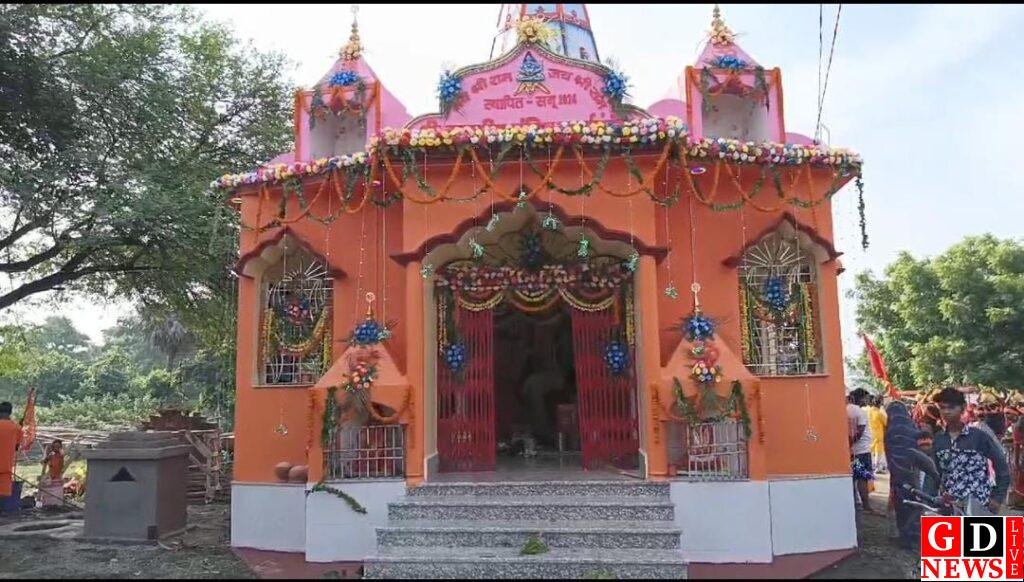 मुर्गाडांगा गांव में नवनिर्मित बजरंगबली मंदिर का भव्य प्राण प्रतिष्ठा समारोह संपन्न 7 img 20240815 wa01126523956270561689576