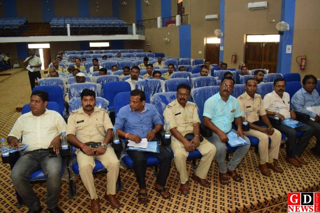 विधानसभा चुनाव की तैयारियों को लेकर सेक्टर मजिस्ट्रेट एवं सेक्टर पुलिस पदाधिकारियों को दिया गया प्रशिक्षण 7 img 20240919 wa0012937753267844966129