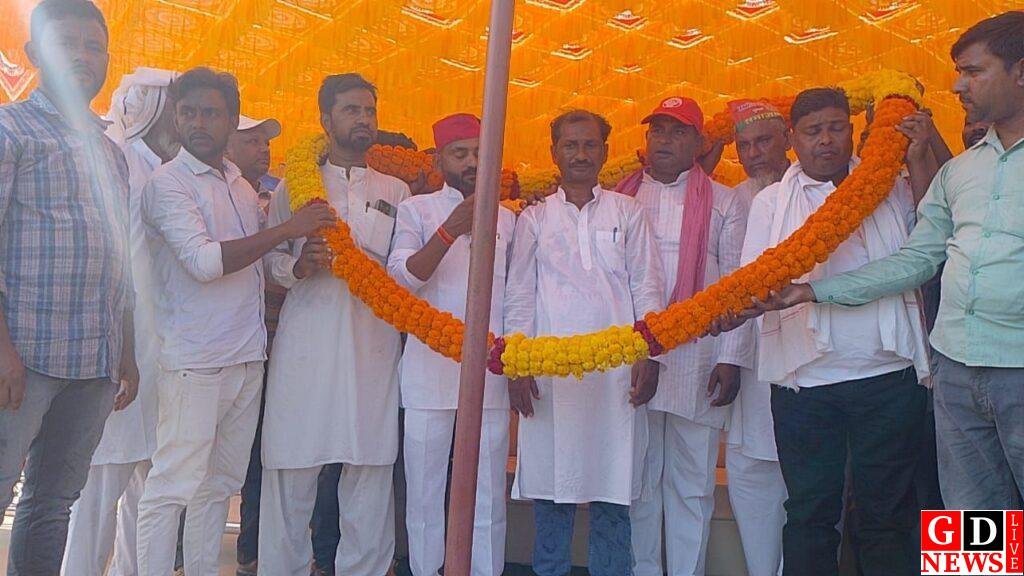 कांग्रेस नेता दाऊद मरांडी ने थामा समाजवादी पार्टी का दामन,लड़ेंगे विधान सभा चुनाव। 7 img 20240922 wa00324825563283910747244