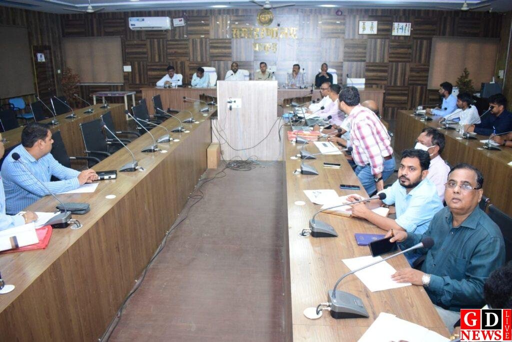 कोयला परिवहन में झारखंड परमिट नहीं रहने वाले वाहनों के परिचालन पर रोक लगाने का उपायुक्त ने दिया निर्देश। 7 img 20240928 wa00138201442897926621871