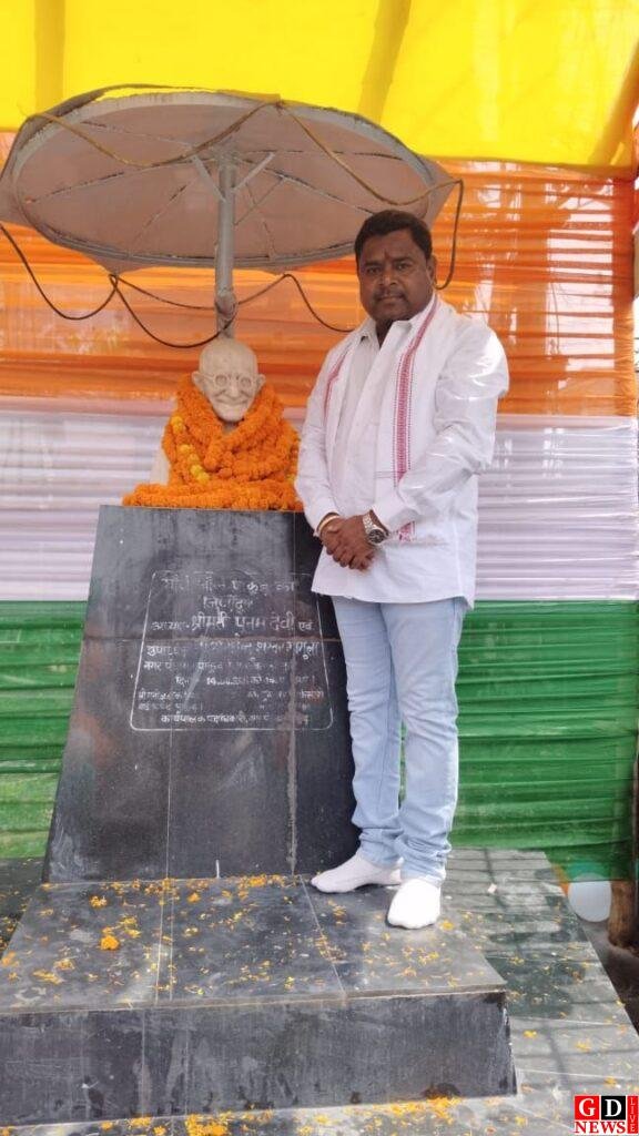 गांधी जयंती पर भाजपा कार्यकर्ताओं ने किया माल्यार्पण। 7 img 20241002 wa0015907212080483998277