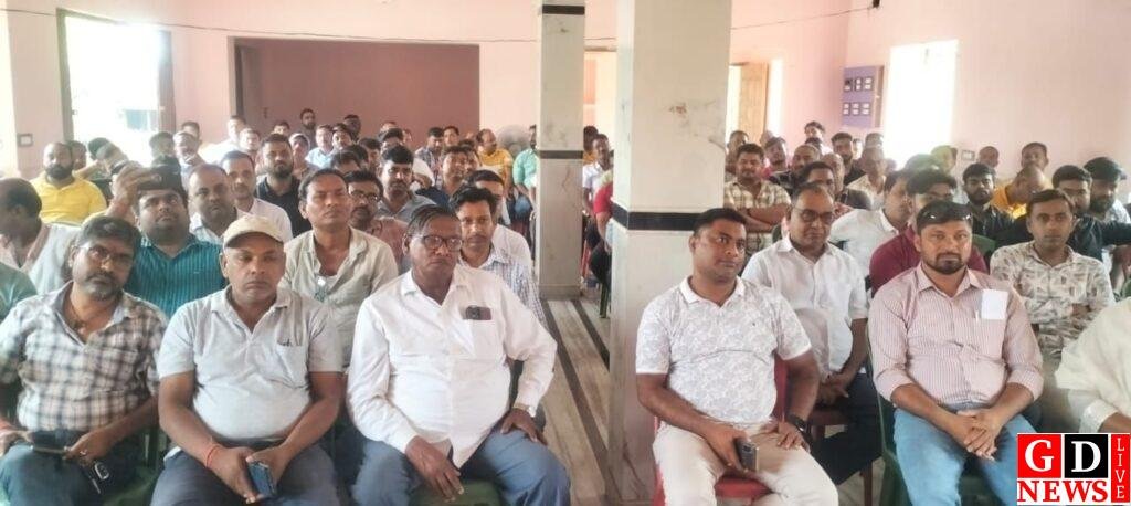 ट्रक मालिकों की बैठक में फैसला, कुरूवा साइडिंग पर परिवहन बंद, रेट बढ़ोतरी की मांग पर अडिग। 7 img 20241002 wa00614453463330818461884