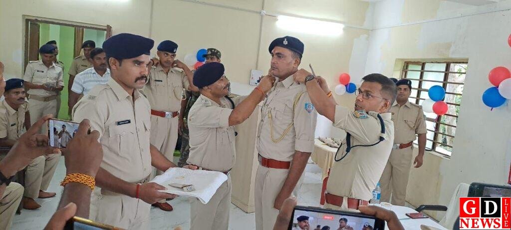 पाकुड़ पुलिस के 39 आरक्षियों का प्रमोशन, बनाएं गए सहायक अवर निरीक्षक 7 img 20241007 wa00085877793074390812969