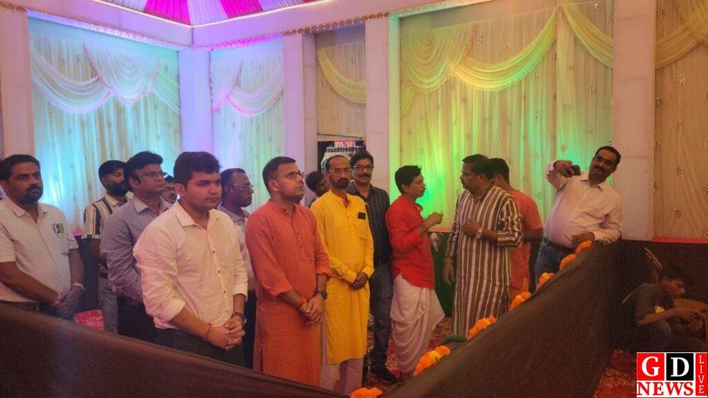 उपायुक्त एवं पुलिस अधीक्षक ने किया दुर्गा पूजा का उद्घाटन। 7 img 20241010 wa00256427938646189946588