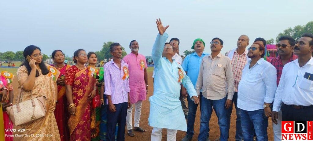 फुटबॉल प्रतियोगिता मे विधायक एवं युवा नेत्री मुख्य अतिथि के रूप मे हुए शामिल 7 img 20241013 wa01687051757681549428811