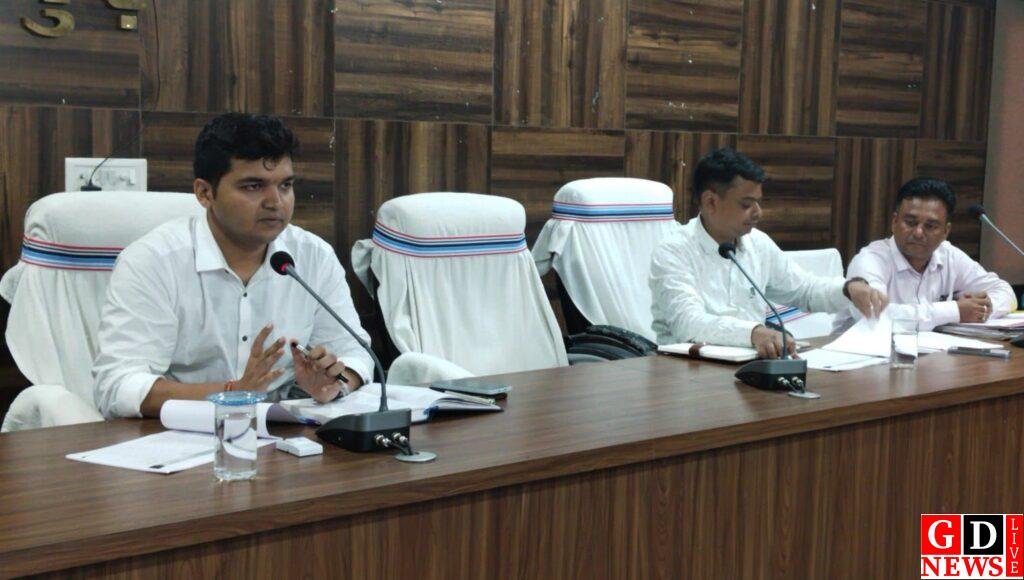 जिला प्रशासन का उद्देश्य है कि सही मात्रा, सही समय, सही लाभुक को खाद्यान्न उपलब्ध कराना:-डीसी 7 img 20241014 wa00084838667400271264355