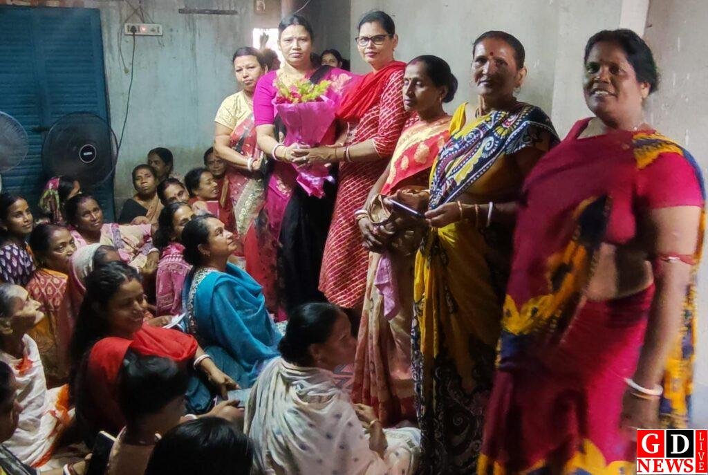 आजसू की महिला मोर्चा की केंद्रीय सचिव का आगमन, एनडीए कार्यकर्ताओं के साथ की महत्वपूर्ण बैठक। 7 img 20241027 wa00081064343536450256347