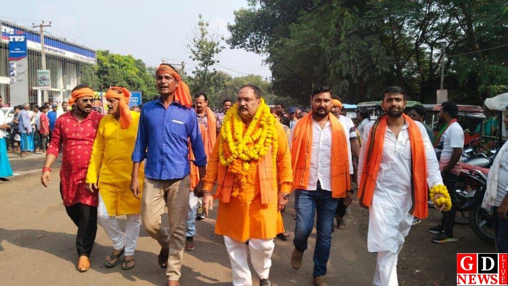 सनातनी समाज की सुरक्षा और हितों की रक्षा के लिए चुनाव मैदान में उतरे मुकेश कुमार शुक्ला 7 img 20241028 wa00118463645055638202819