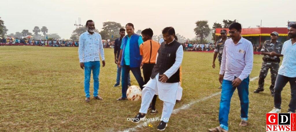 जूनियर स्पोरटिंग क्लब धोवाडंगाल के ओर से तीन दिवसीय फुटबॉल खेल आयोजित 7 img 20241103 wa00112184219957521595200