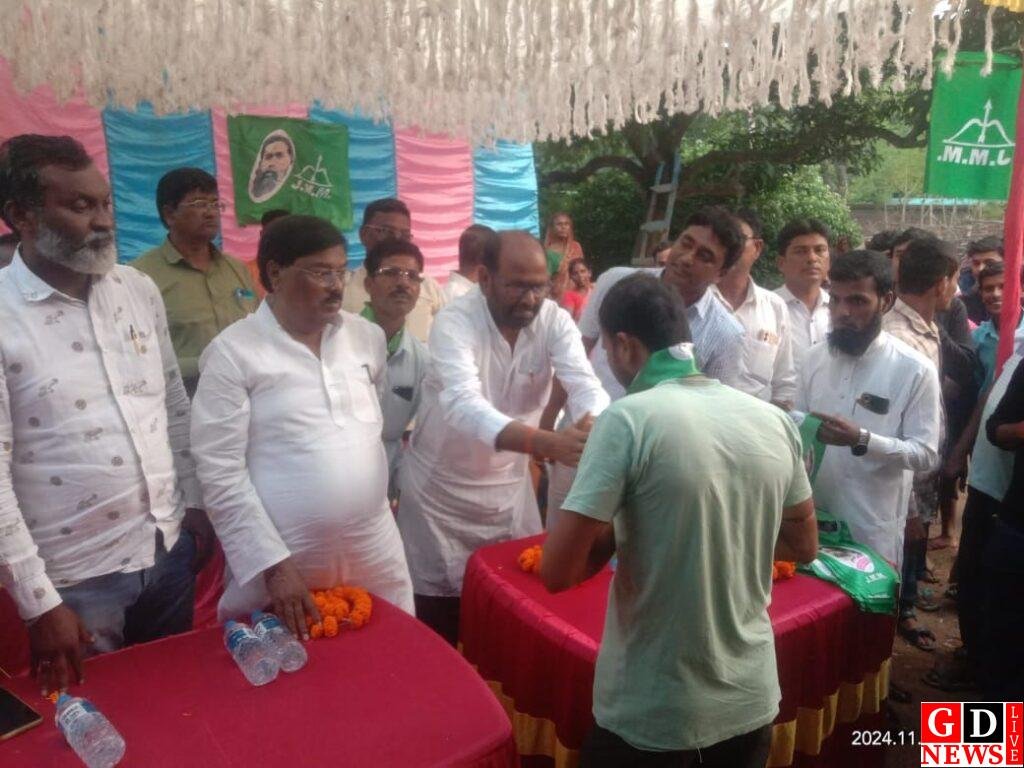 इंडिया गठबंधन प्रत्यासी एवं जिला अध्यक्ष के समक्ष भाजपा सहित अन्य पार्टी के कार्यकर्ताओं ने थामा झामुमो का दामन। 7 img 20241104 wa00461345497117854428537