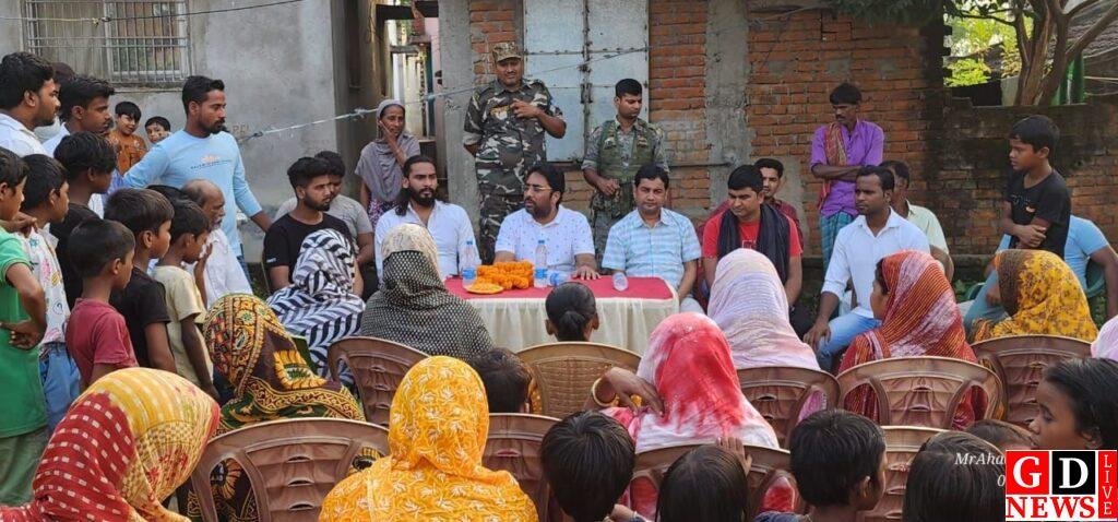 तनवीर आलम ने ग्रामीणों को गठबंधन सरकार की उपलब्धियों से अवगत कराया, चुनाव में समर्थन की अपील की! 7 img 20241106 wa00502982640222855231114