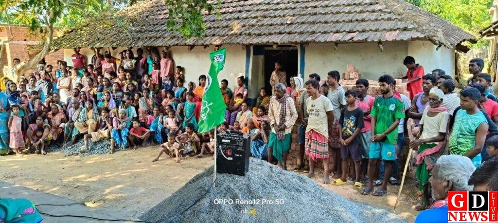 झामुमो प्रत्यासी प्रो.स्टीफन मरांडी ने ग्रामीण क्षेत्रों में चलाया जनसंपर्क अभियान 7 img 20241108 wa00653569036511665056875