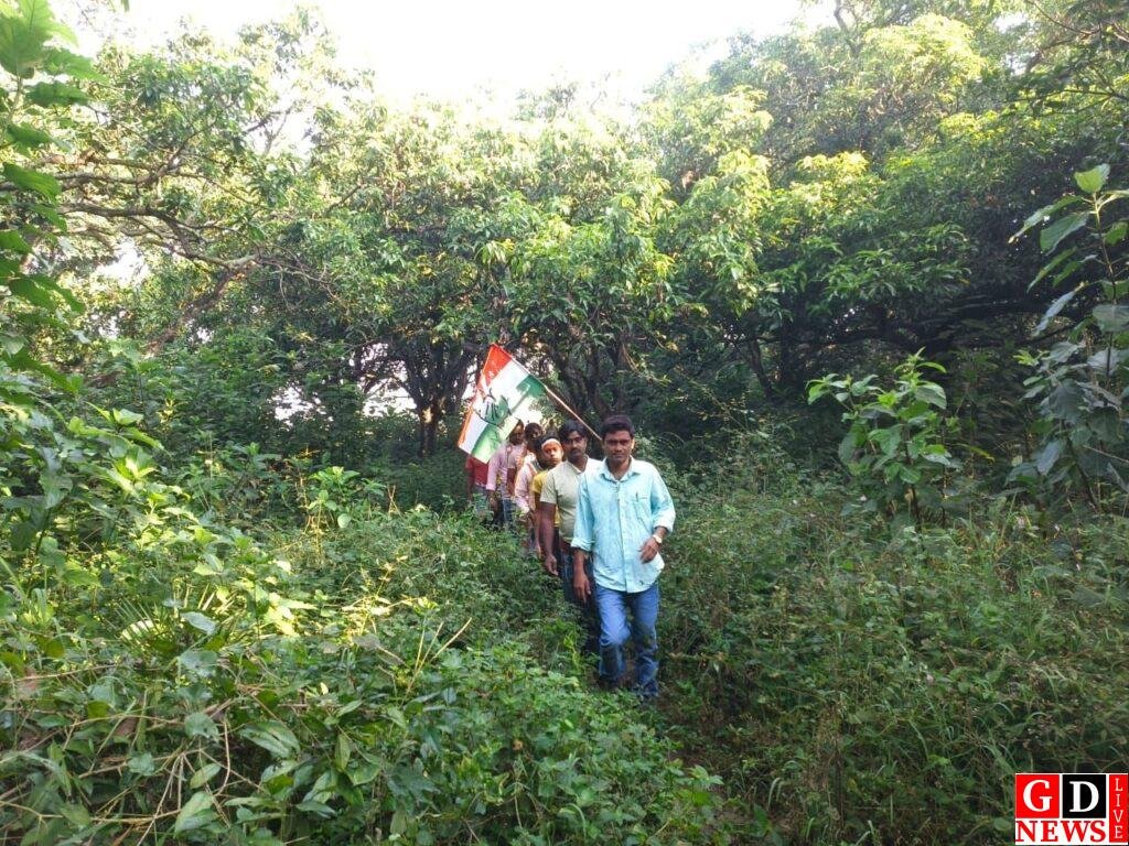 खेत-खलिहान से चुनावी हुंकार, यूथ कांग्रेस महासचिव आबुतालाहा ने किसानों से निशात आलम के लिए मांगा जनादेश 7 img 20241112 wa00291320276339596588721