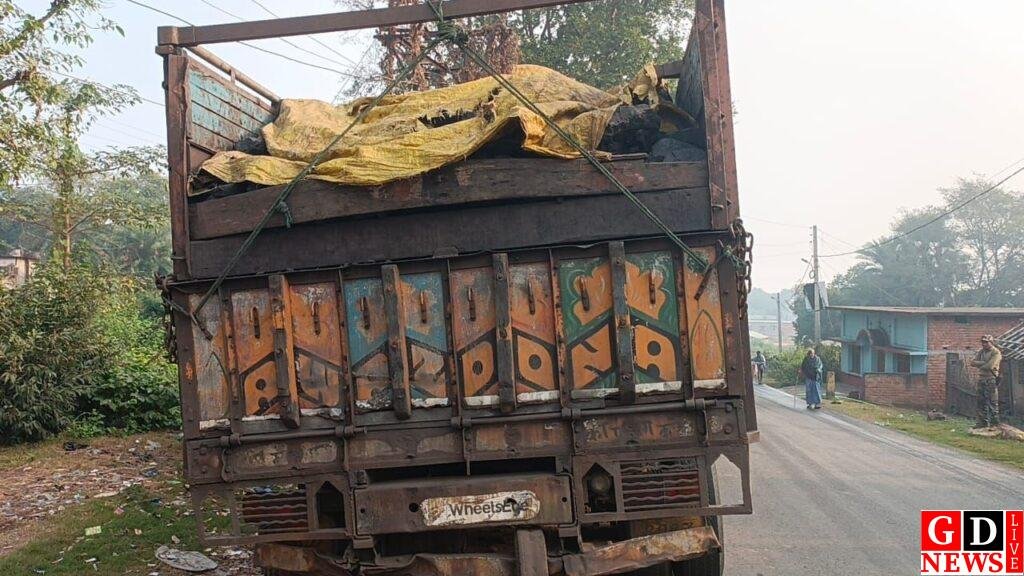 अवैध कोयला लदा ट्रक को पुलिस ने किया जब्त, चालक के पास मिले फर्जी कागजात! 7 img 20241115 wa00474614630810645267282