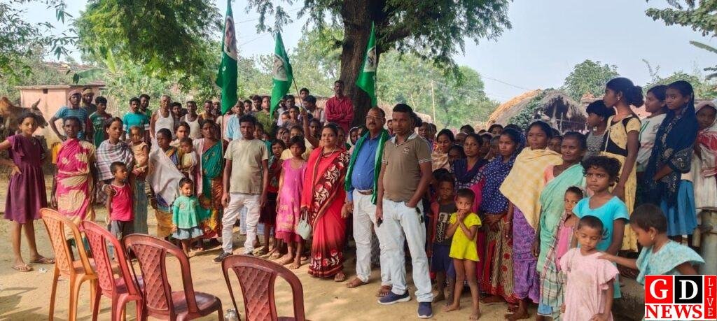 पाकुड़िया: झामुमो की चुनावी सभा में स्टीफन मरांडी के लिए समर्थन की अपील 7 img 20241115 wa00564312759923870635548