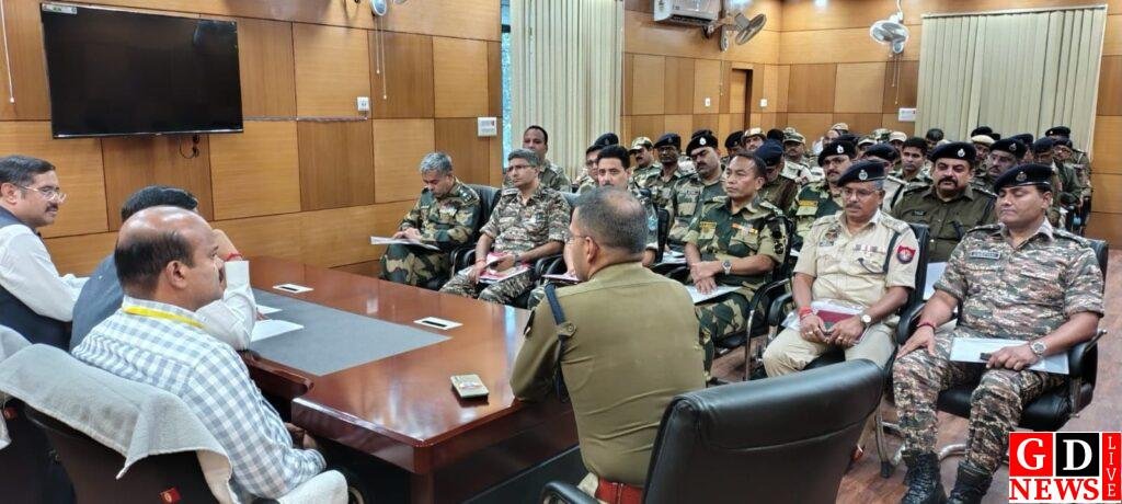 चुनाव तैयारियों की समीक्षा बैठक संपन्न, विशेष पर्यवेक्षकों ने सुरक्षा बलों को दिए आवश्यक निर्देश। 7 img 20241118 wa0033359091984199691236