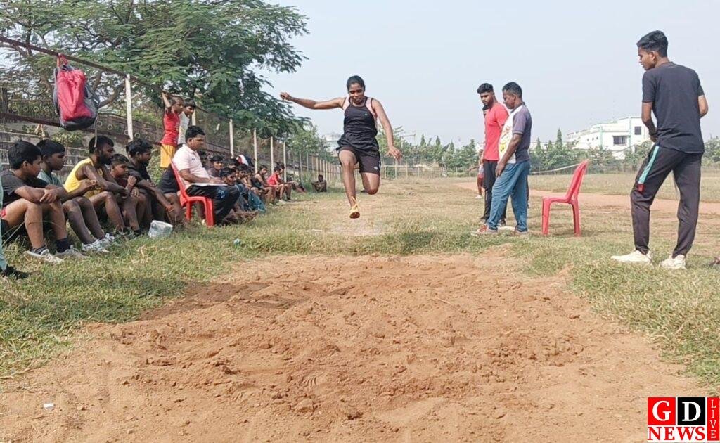 विधानसभा चुनाव जागरूकता के लिए एथलेटिक्स प्रतियोगिता का आयोजन। 7 img 20241119 wa00185662369786702694516