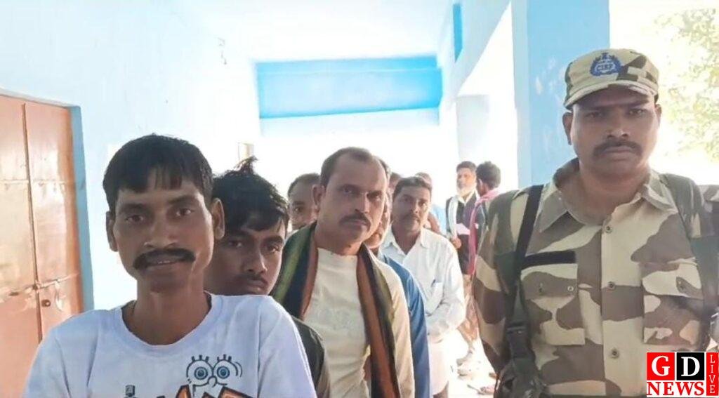 महेशपुर विधानसभा में रिकॉर्ड तोड़ मतदान, झारखंड में सबसे ज्यादा 80% से अधिक वोटिंग,कुशल नेतृत्व। 7 img 20241120 wa00882865901555217534777