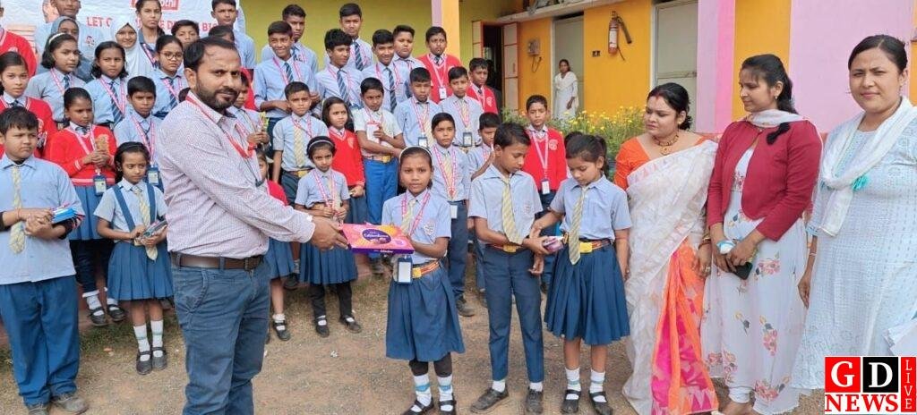 ओपेन स्काई स्मार्ट स्कूल में ESAF बैंक की चित्रांकन प्रतियोगिता सम्पन्न, 60 विद्यार्थियों ने दिखाया अपनी प्रतिभा। 7 img 20241121 wa00104466298058477307842