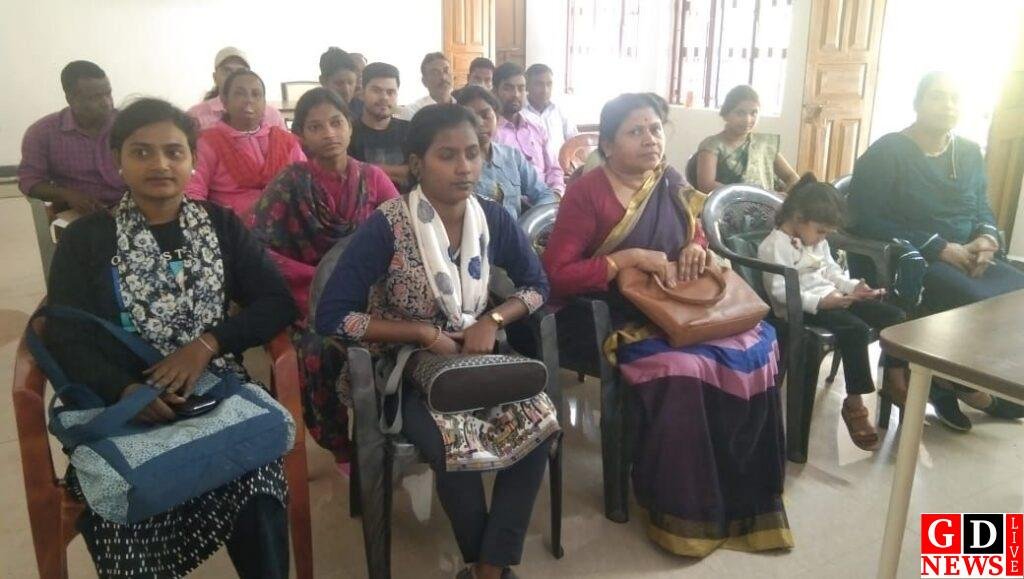 व्यवहार न्यायालय पाकुड़ में पीएलवी प्रशिक्षण सह ओरिएंटेशन कार्यक्रम आयोजित। 7 img 20241122 wa00153719194921112550611