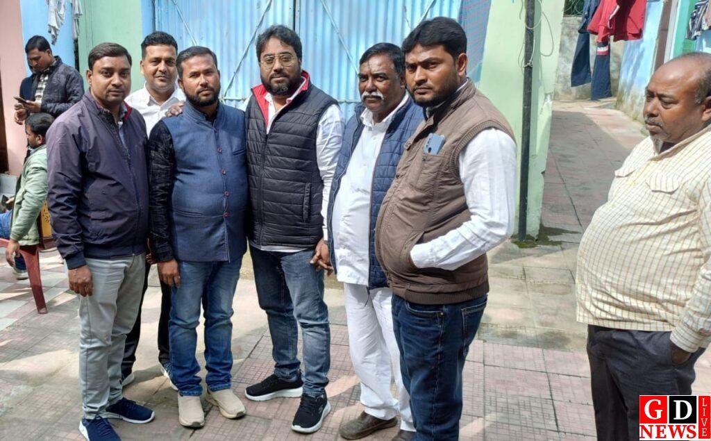 मनिरामपुर मुखिया ने विधायक निशात आलम को फूलों का गुलदस्ता भेंट कर की शिष्टाचार मुलाकात। 7 img 20241128 wa0001772961126508954535