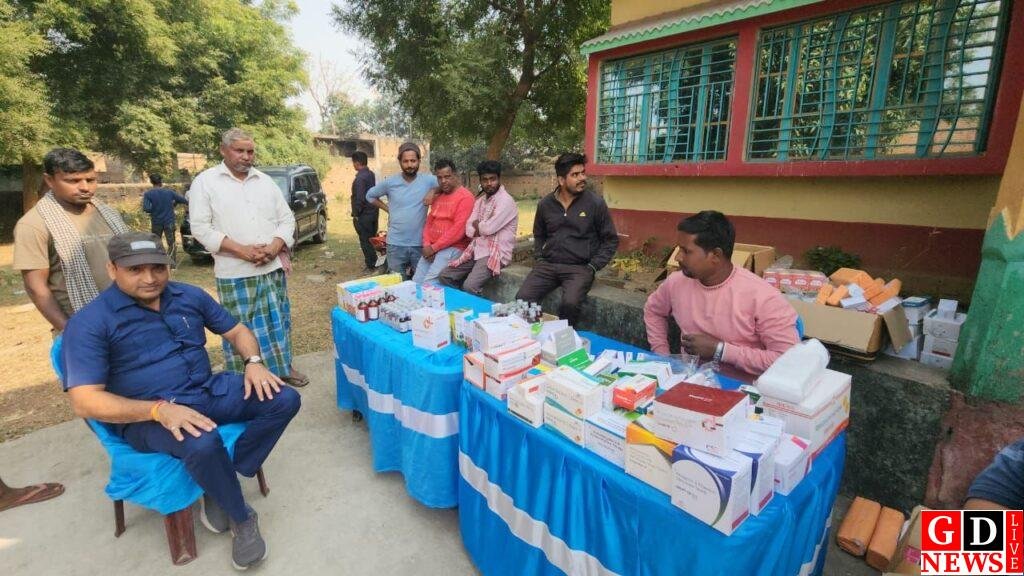 सीतपहाड़ी में कोलकाता के मशहूर डाक्टरों द्वारा निःशुल्क स्वास्थ्य जाँच शिविर का आयोजन 7 img 20241203 wa00066594098935157592193