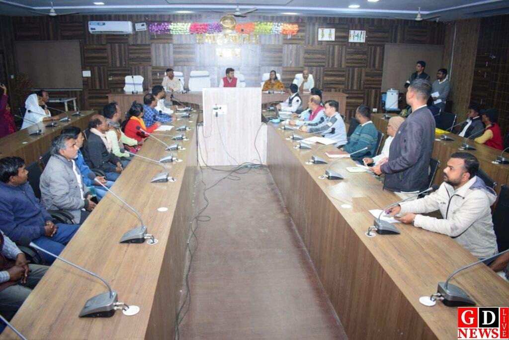 डीसी ने अध्यापकों की ई-विद्यावाहिनी उपस्थिति को लेकर की बैठक, बायोमेट्रिक उपस्थिति में त्रुटि का करें निराकरण। 7 img 20241203 wa00255803050008699417121