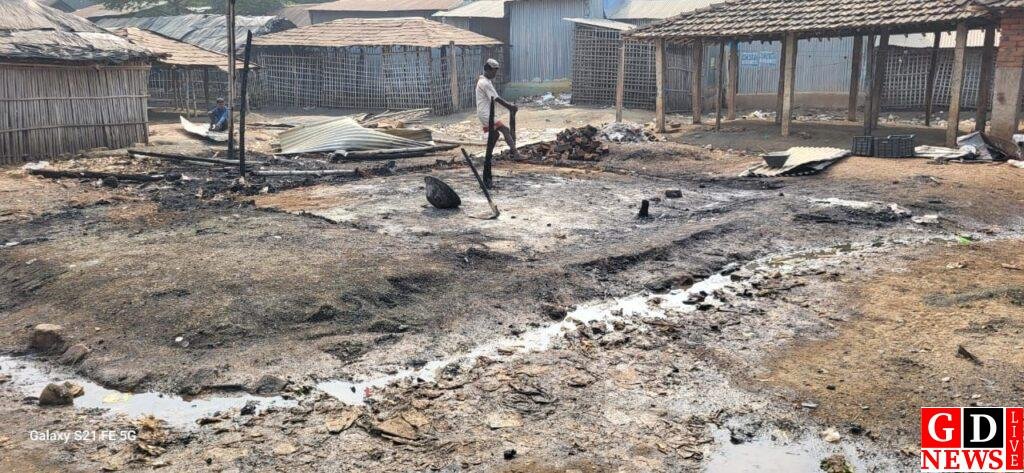 किराना दुकान में आग लगने से लाखों की क्षति 7 img 20241204 wa00003941810526179976011