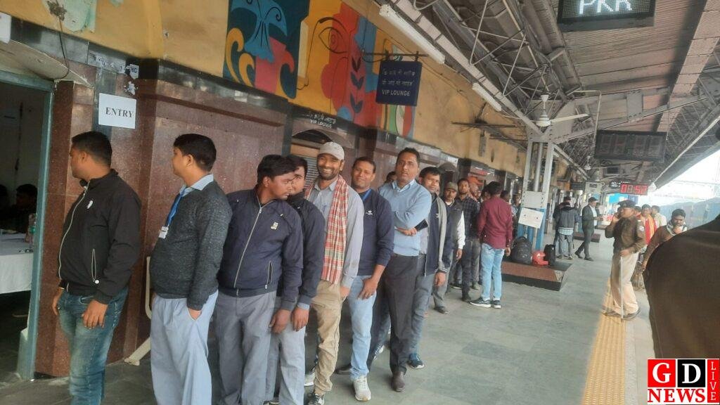 कड़ी सुरक्षा के बीच रेलवे कर्मचारियों का चुनाव संपन्न 7 img 20241204 wa00163026836571870203475