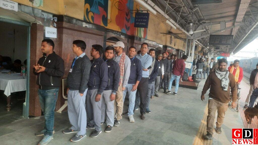 दूसरे दिन 322 मतदाताओं ने किया मताधिकार का प्रयोग। 7 img 20241205 wa00231795936286480600998