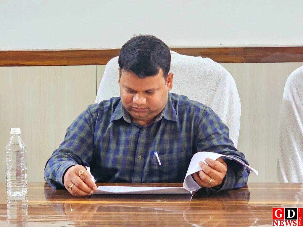 राजस्व वृद्धि को लेकर डीएमओ ने पत्थर व्यवसाई संग बैठक कर दिए कई दिशा निर्देश। 8 img 20241207 wa00104540425635512686763