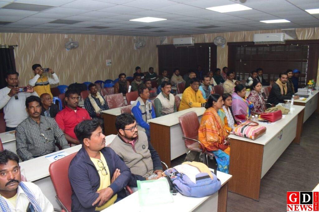 मत्स्य पालन के क्षेत्र में हैं अपार संभावनायें, मत्स्य पालक योजनाओं का उठायें लाभ। 7 img 20241215 wa00302203349061237661532