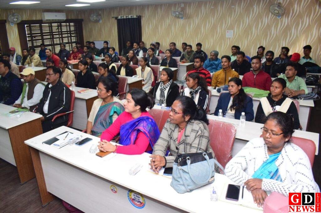 विश्व अल्पसंख्यक दिवस पर एक दिवसीय संगोष्ठी सह कार्यशाला का हुआ आयोजन। 7 img 20241218 wa00711134148668455681381