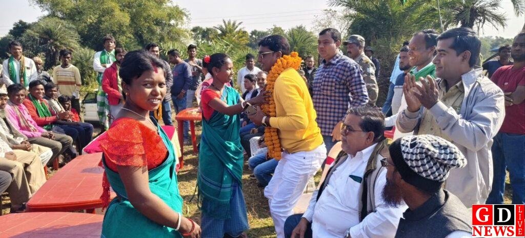 महेशपुर विधायक ने जयनगरा एवं अर्जुनदहा के बीच नाला में पुल निर्माण कार्य का किया शिलान्यास। 7 img 20241219 wa0039841837915624881105