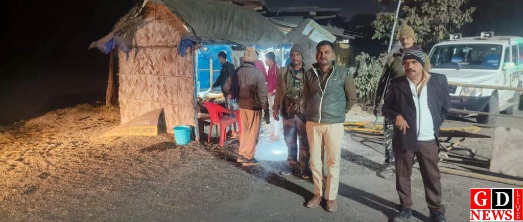 सीओ ने अवैध रूप से बनाये गए पथ को कराया बन्द 8 img 20241222 wa00851482912695926713311