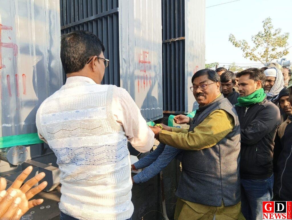 विधायक प्रो. स्टीफन मरांडी के प्रयास से कैराछेतर सब स्टेशन में लगा 5 एमवीए का ट्रांसफार्मर। 7 img 20241223 wa0017152749638939141134