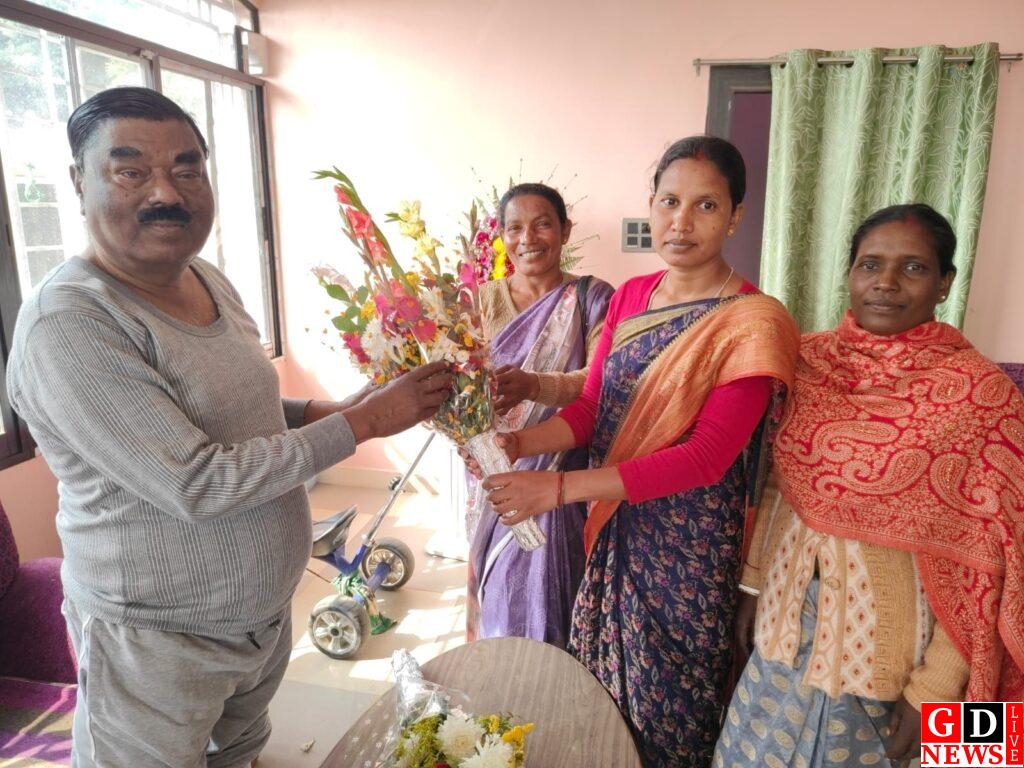 प्रखंड मुखिया संघ के सदस्यों ने नवनिर्वाचित विधायक से मिलकर दी जीत की बधाई। 7 img 20241223 wa0022243281865937179084