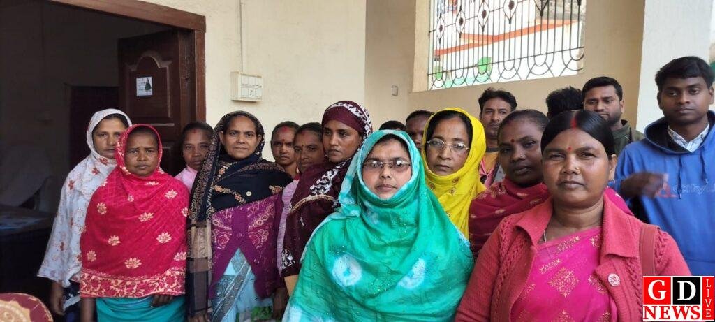 संविधान निर्माता बाबा साहब भीमराव अंबेडकर के प्रति अपमान के विरोध में कांग्रेस का प्रदर्शन। 7 img 20241224 wa0020373866179093126753