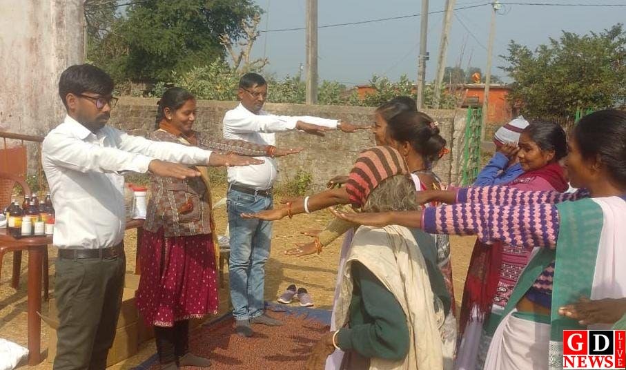 जिले के विभिन्न प्रखंड में आयोजित आयुष जांच शिविर में 263 लोगों का किया गया स्वास्थ्य जांच। 7 img 20241230 wa0009923632575700855472