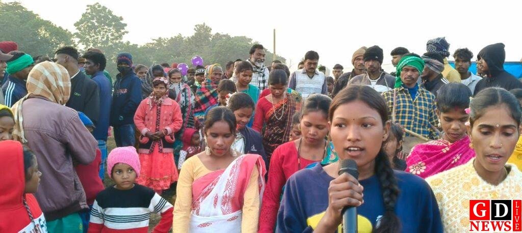 सिद्धू कान्हू मुर्मू क्लब पकड़ीपाड़ा की तरफ से तीन दिवसीय फुटबॉल खेल आयोजित। 7 img 20250101 wa00165595497523921159541