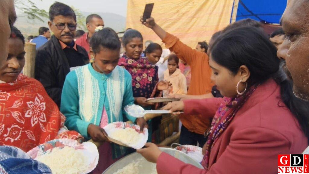 पीर पहाड़ गमछानाला में वन भोज सह विधानसभा स्तरीय समीक्षा बैठक संपन्न 7 img 20250105 wa00167319059005659547608