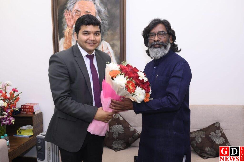 मुख्यमंत्री हेमंत सोरेन से उपायुक्त व पुलिस अधीक्षक ने की शिष्टाचार मुलाकात,दी नववर्ष की शुभकामनाएं. 7 img 20250106 wa00262050992336456197198