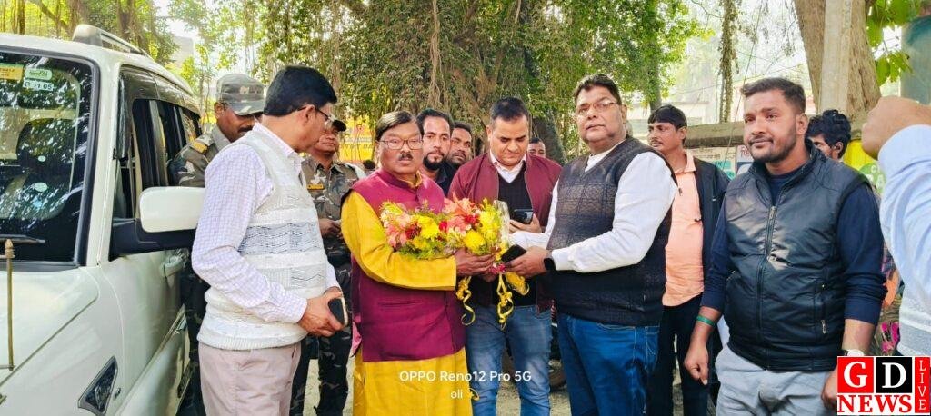 विधायक ने जरूरतमंदों के बीच बांटे कंबल 7 img 20250111 wa0016907383850072655914