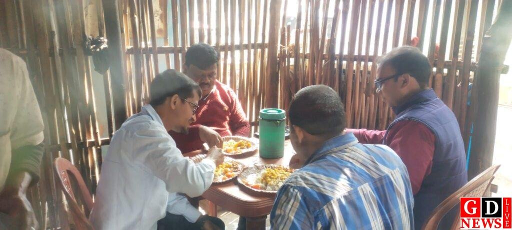 मुख्यमंत्री दाल भात योजना केंद्र का जिला परिवहन पदाधिकारी ने किया निरीक्षण, संचालक को दिए निर्देश। 7 img 20250121 wa00128301286357312377186